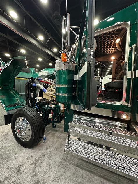Kenworth W900 Legacy Edition unveiled at MATS - TheTrucker.com