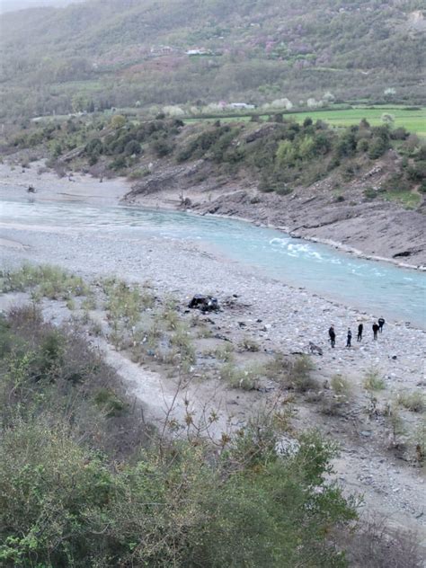 Policia i bëri shenjë të ndalonin si ndodhi aksidenti me 8 viktima