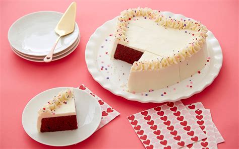 Pastel Red Velvet en forma de corazón Wilton en Español Recetas e