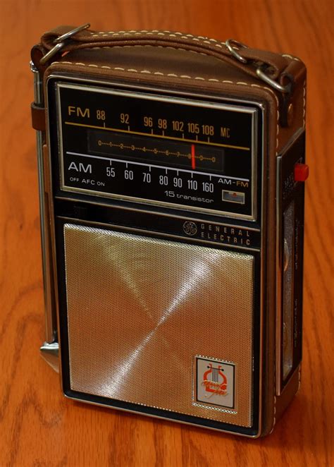 Vintage General Electric Portable Transistor Radio Model Flickr