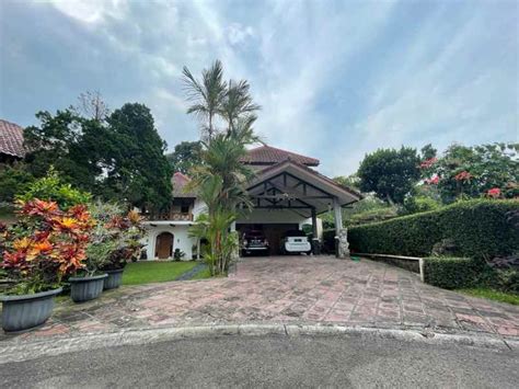 Dijual Rumah Lokasi Rancamaya Golf Estate Cluster Kana