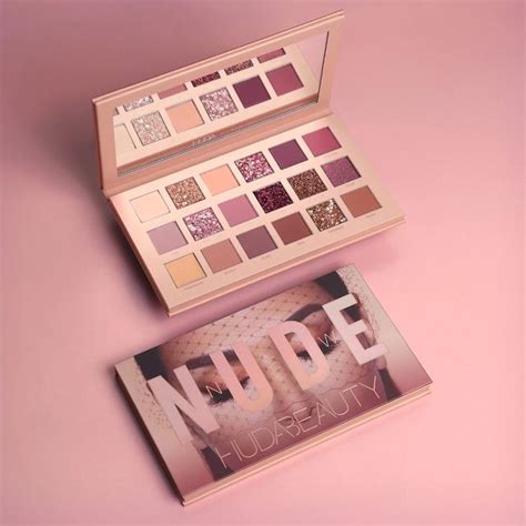 A Paleta The New Nude Huda Beauty Possui Uma Variedade De Texturas E