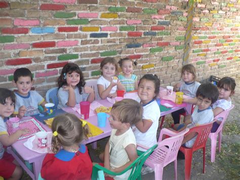 Jardín Maternal Las Aventuras de Cristian y Diego COMPARTIMOS LA MERIENDA