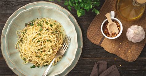 Recette Des Spaghettis Ail Piment Cyril Lignac Marie Claire