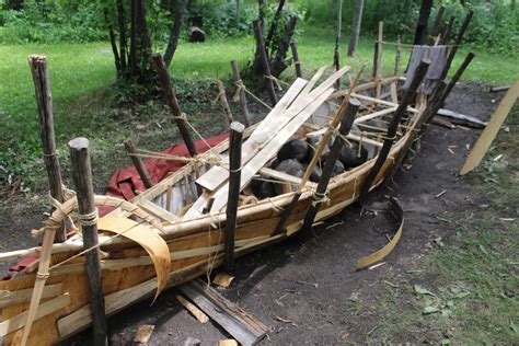 Building A Birch Bark Canoe Sharing Horizons