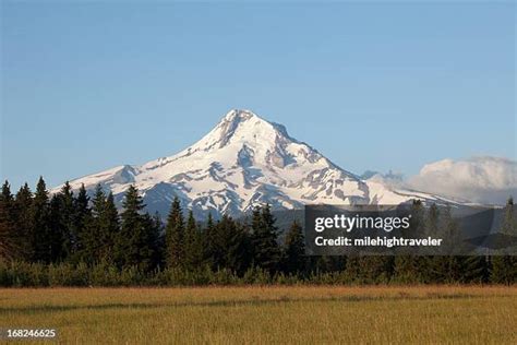 Mount Hood Volcano Photos and Premium High Res Pictures - Getty Images