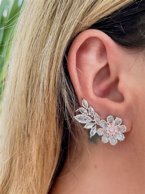 Irean Semijoias Brinco Ear cuff flor pedras cristais e zircônias