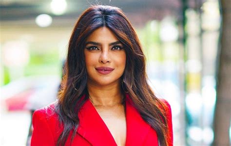 Here S What Priyanka Chopra Has To Say About Iranian Women Protesting