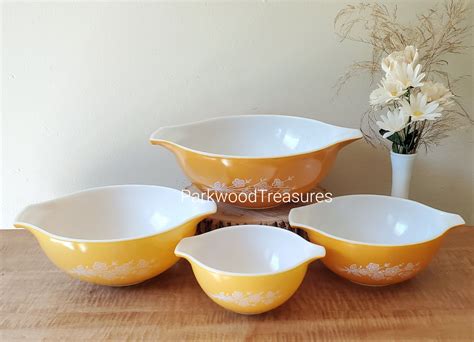 Vintage Pyrex Butterfly Gold Bowls Pyrex Mixing Bowl - Etsy