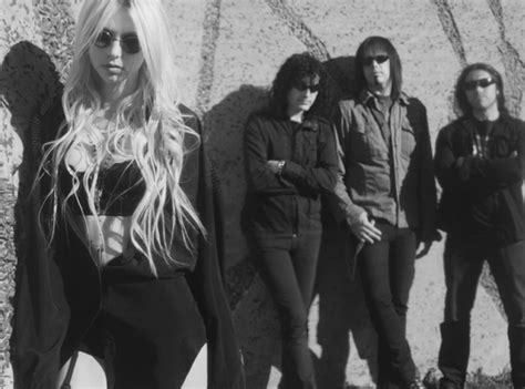 Stream Ou A Na Ntegra O Novo Lbum Do The Pretty Reckless Going To