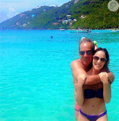 Foto Adriana Birolli curte férias ao lado do pai no Caribe Purepeople