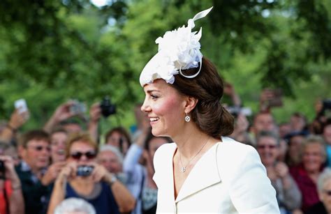 Foto No detalhe Kate Middleton aparece as peças da tradicional