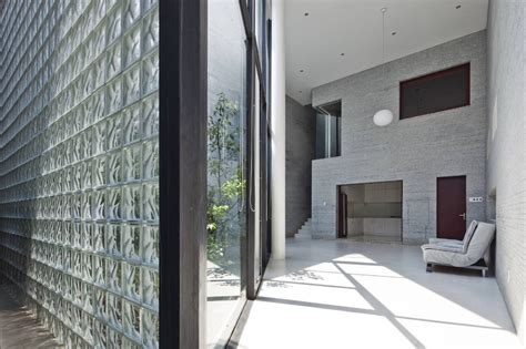 Gallery of Gia Lai House / Vo Trong Nghia Architects - 12