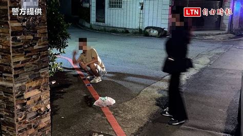 Po文護子稱坐路邊被開單 苗警：涉酒駕拒測、扣車仍坐路邊喝酒（警方提供） 自由電子報影音頻道