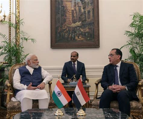 Pm Modi Egypt Visit पीएम मोदी ने मिस्र के प्रमुख योग प्रशिक्षकों से की मुलाकात भारत आने का