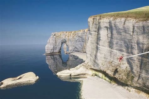 Fly Over France Virtual Reality Experience