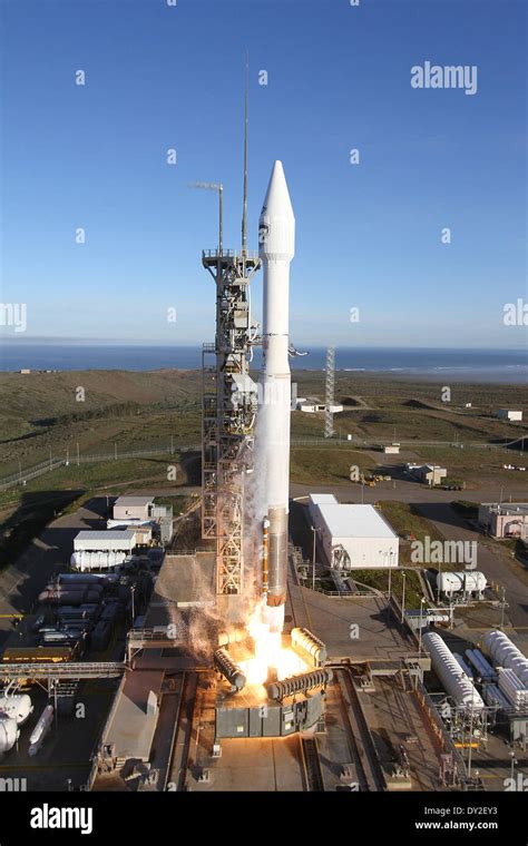 Us Air Force Atlas V Rocket Lifts Off Carrying The Defense Meteorological Satellite From Space