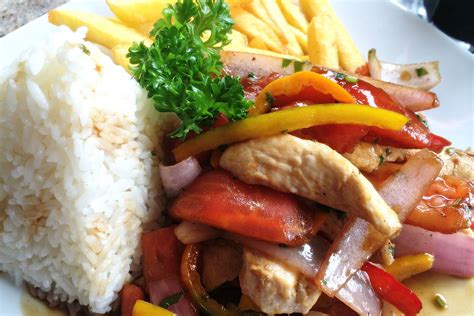 Cómo Hacer Lomo Saltado De Pollo Receta Fácil Y Económica Infobae