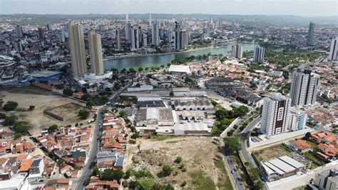 Análise da dinâmica populacional das Regiões Metropolitanas de João