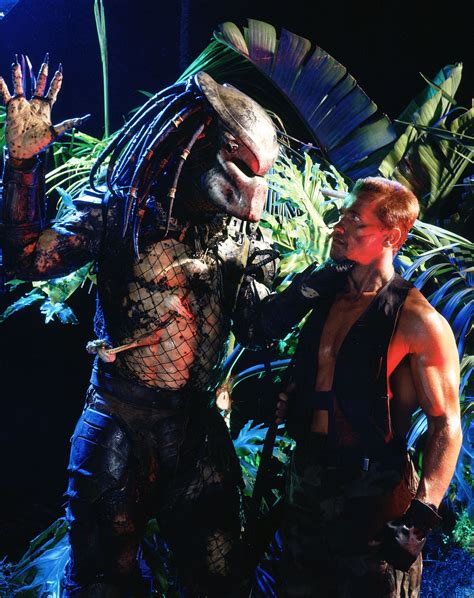 Promo Foto «PREDATOR» (1987) Kevin Peter Hall and Arnold Schwarzenegger ...