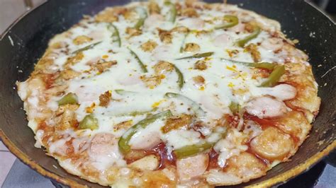 চুলায় ফ্রাইপ্যানে পিজ্জা তৈরির সহজ রেসিপি Step By Step Chicken Pizza Youtube