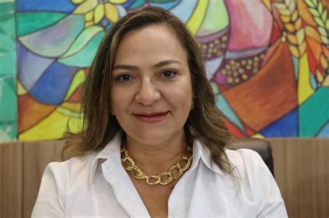 Anny Espínola solicita melhorias para os bairros Panambi e Nova Ponta