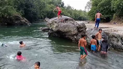 Mandi Di Sungai Air Jernih Alami Youtube