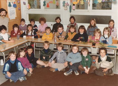 Photo De Classe CE2 De 1980 ROMAIN ROLLAND Copains D Avant