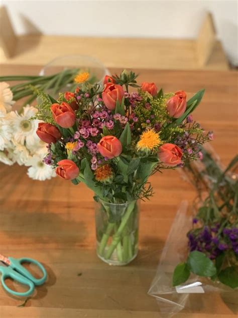 How To Arrange Grocery Store Flowers Flower Arrangements Flowers