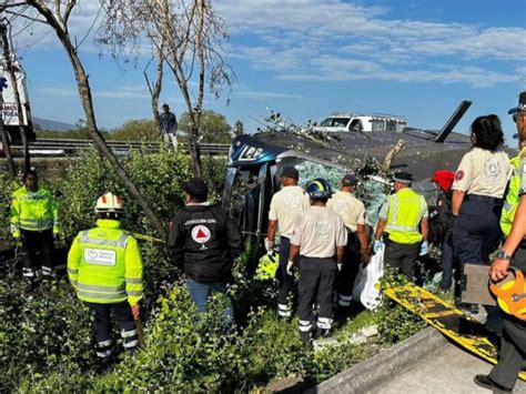 Volcadura de autobús en la México Querétaro deja al menos 7 muertos