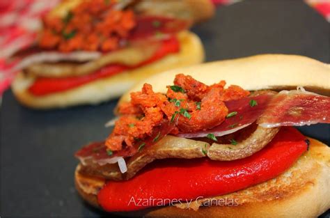 Montadito de chorizo tocineta y jamón con piquillo Azafranes y