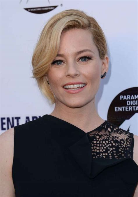 Elizabeth Banks – Resident Advisors Premiere in Los Angeles – celebsla.com