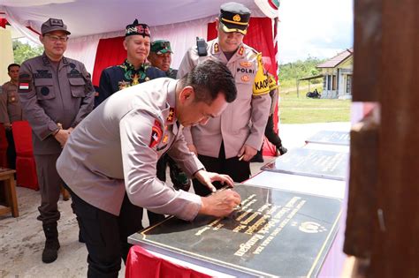 Resmikan Gedung SPKT Polres Gumas Kapolda Kalteng Pelayana