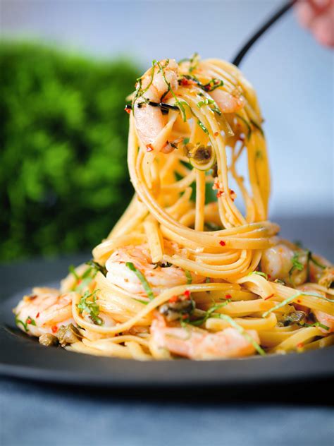 Quick Garlic Chilli Prawn Linguine Krumpli