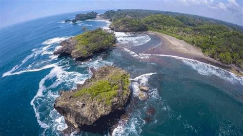 Pantai Batu Karas Sejarah Rute Dan Harga Tiket Masuk BAMS