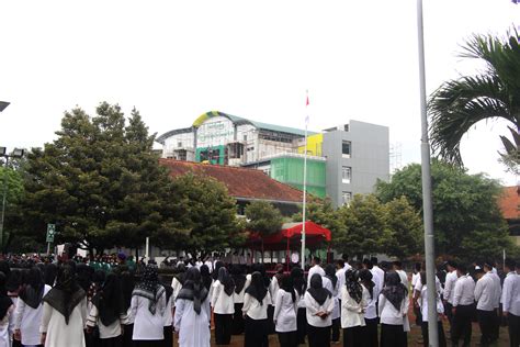 Puncak Hab Ke Kemenag Ri Uin Satu Laksanakan Upacara Bendera Dan