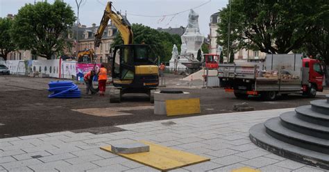 Belfort Rénovation de la place de la République une allée pavée en