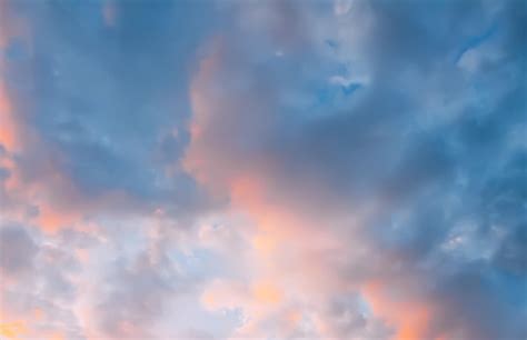 Premium Photo Sunset Sky With Clouds Dramatic Summer Evening Landscape