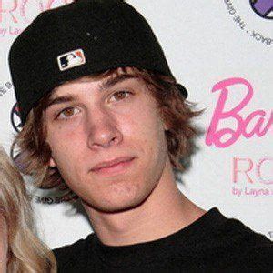 Dylan Patton - Age, Family, Bio | Famous Birthdays