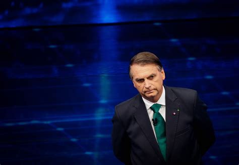 Fernando Molica No debate Bolsonaro investe em variações do Beba