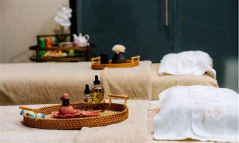 Couples And Individual Massage Elm Aromatherapy Massage Groupon