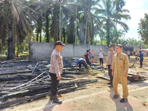 Asrama Putra Pesantren Al Kahfi Bangun Purba Terbakar Tak Ada Korban