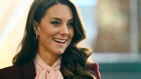 Segundo Día De Los Príncipes William Y Kate Middleton En Boston Caras