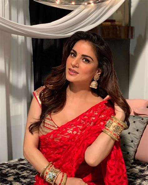 Shraddha Arya Shared Preeta S Stunning New Look In Red Saree For Kundali Bhagya See Photos