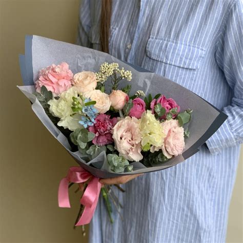 Купить авторские букеты с доставкой недорого в интернет-магазине в Москве