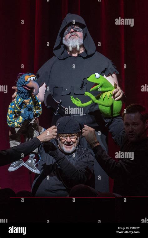 The O2 Arena Uk 13th July 2018kermit The Frog And Gonzo At The