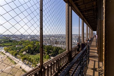 Par S Tour Guiado De La Torre Eiffel En Ascensor Getyourguide