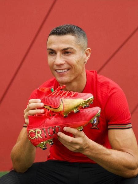 Chuteira Do Cr Nova Criada Para Cristiano Ronaldo Divulga O