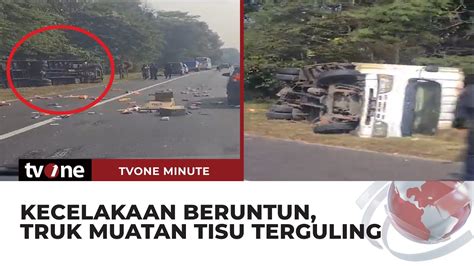 Tabrakan Beruntun Di Tol Cipularang Truk Muatan Tisu Terguling TvOne