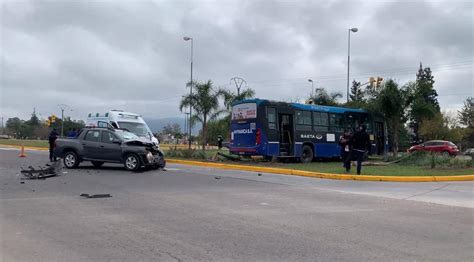 Otra Vez Un Colectivo Involucrado En Un Accidente Esta Vez En La Zona